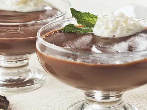 Рецепт Шоколадный мусс с какао, финиками и авокадо