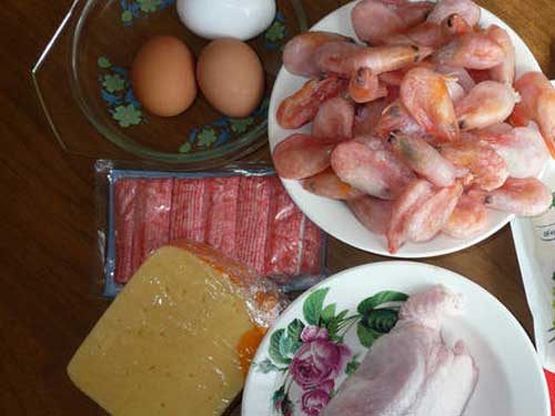 Салат с куриной грудки и морепродуктов