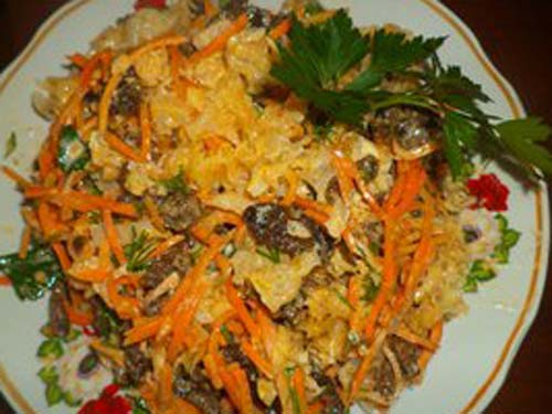 Салат с морковкой и коралловыми грибами