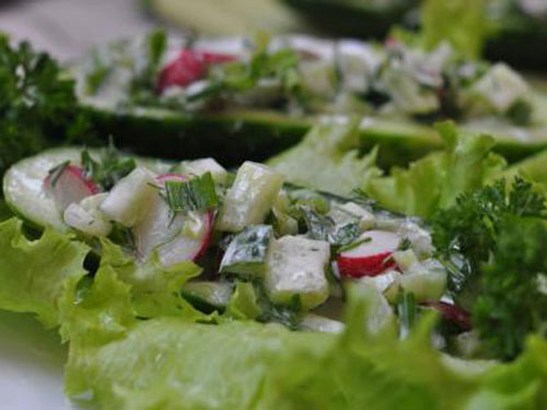 Салат с редисом и свежим огурцом